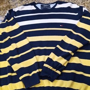 2/20 Tommy Hilfiger sweater L